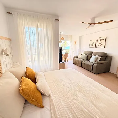 Apartamento Oceanfront With Pool Algarrobo Costa