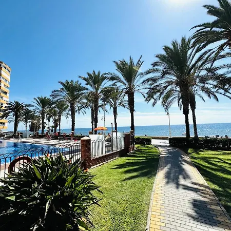 Oceanfront With Pool Apartamento